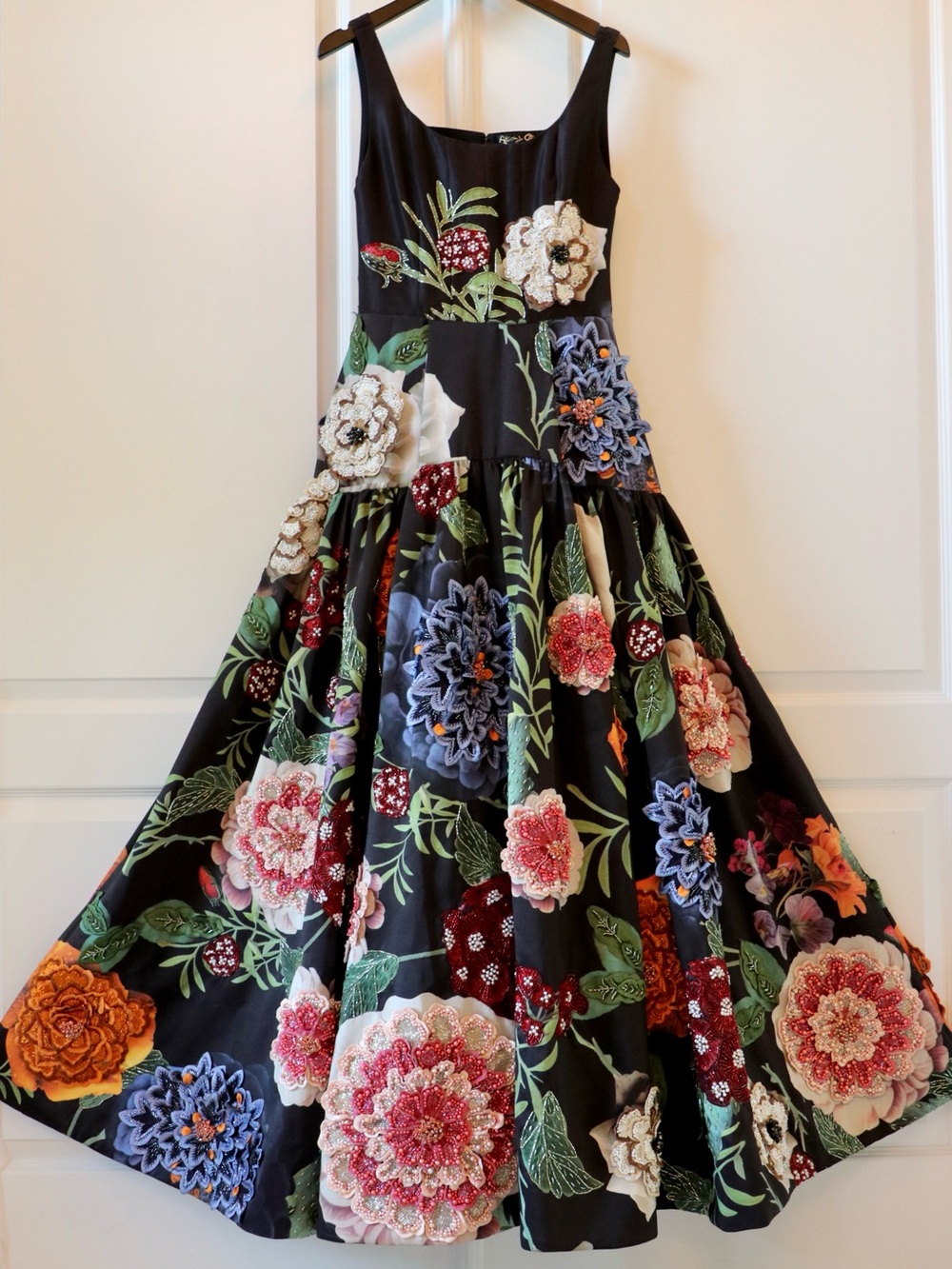 ALICE + OLIVIA MAXINE EMBELLISHED GOWN - Picture 12 of 17